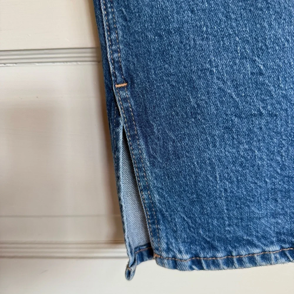 Good American High Waist Split Hem with Cutaway Button Fly Jeans 4/27 - Picture 3 of 15